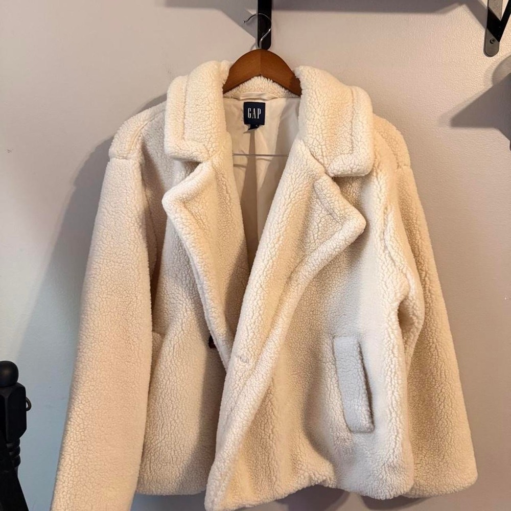 Gap White Teddy Coat Size L Fluffy Warm Cozy
